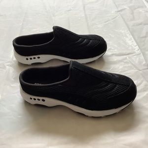New Easy Spirit Traveltime Size 6 Black Leather Slip on sneakers Shoes